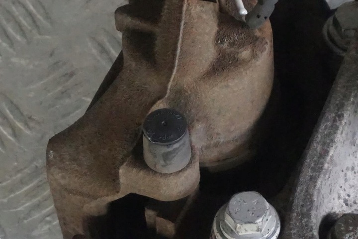 фото №9, Bmw e90 lci 316d n47n поворотна опора амортизатор 116hp