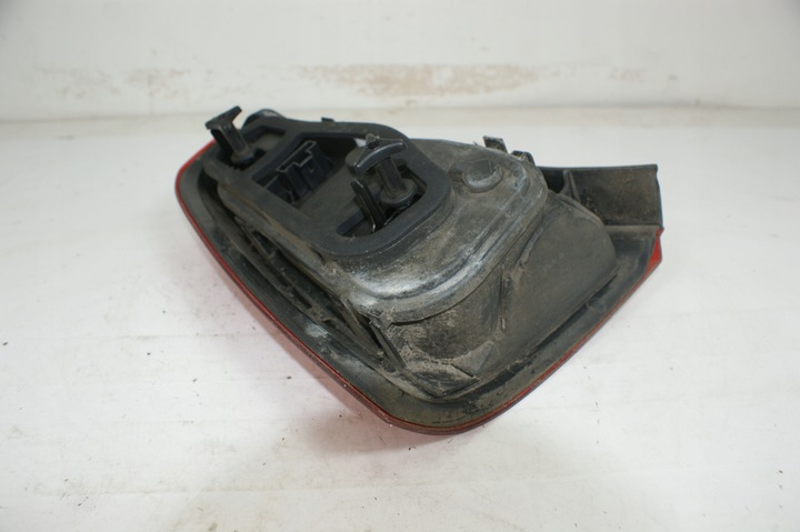 фото №13, Фара лампа правая задняя правый зад dacia logan sedan