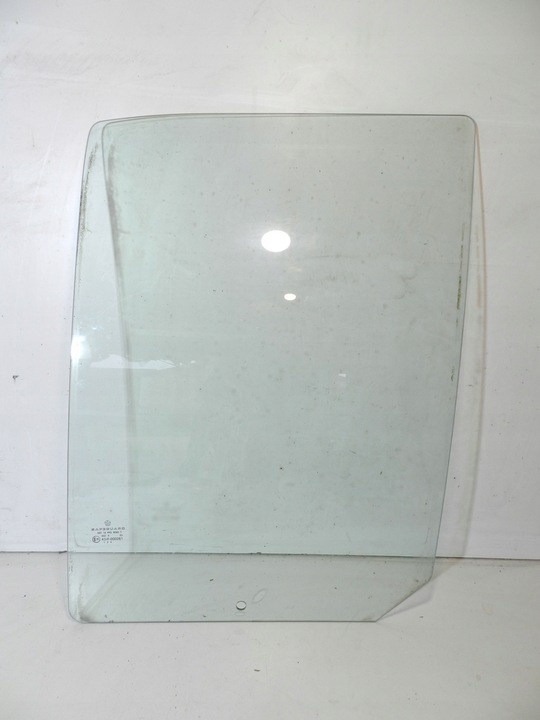 фото №1, Jeep grand cherokee iii kj liberty 01-07 стекло дверь левый зад большая