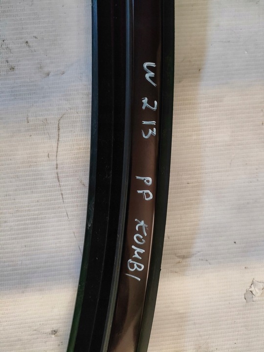 фото №8, Mercedes w213 универсал прокладка дверь правые перед