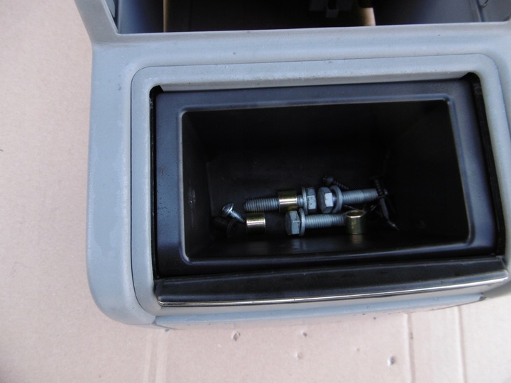 фото №9, Подлокотник туннель подстаканник bmw e46 sedan универсал купе compact серый