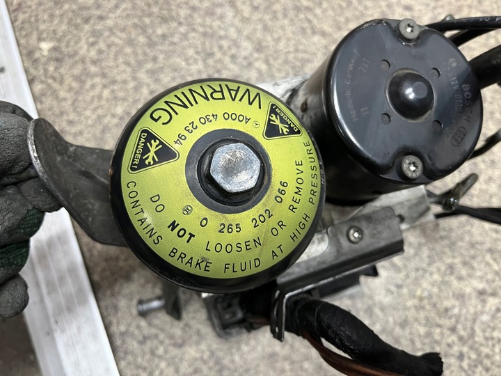 фото №9, Насос тормозная abs sbc блок управления штекер mercedes w211 3.2 cdi 204 km bdb