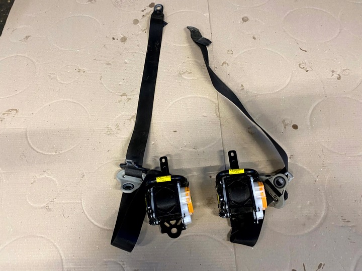 фото №1, Pas безопасности - полный - левый правые перед переднее toyota hilux viii 15-