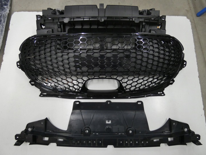 фото №1, Решітка решітка радіатора smart 453 + основа + плита +спойлер