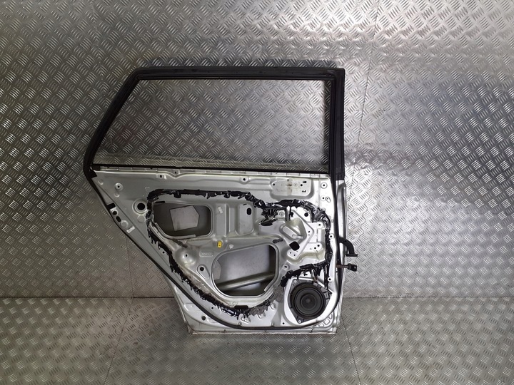 фото №2, Двері лівий зад toyota avensis t25 1c0