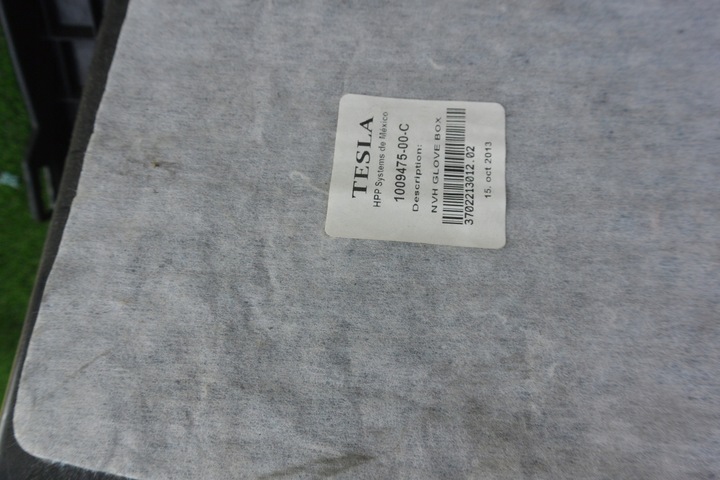 фото №6, Бардачок пасажира tesla модель s 12-16 eu