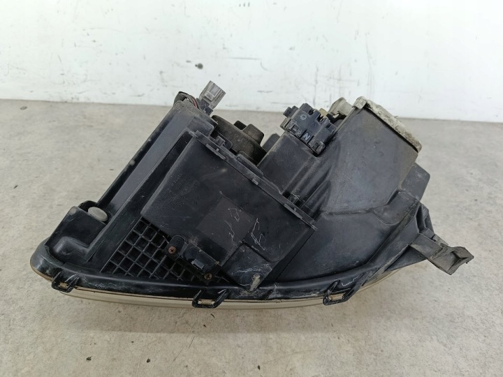 фото №11, Фара передняя правая toyota avensis ii t25 05-43 koito