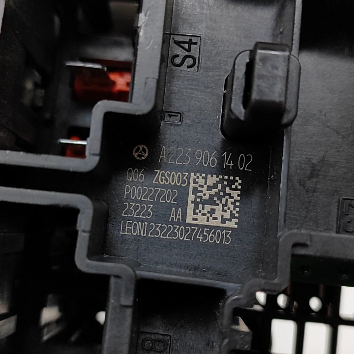 фото №6, Блок предохранителей mercedes-benz c w206 a2239061402 28033331 2.0l
