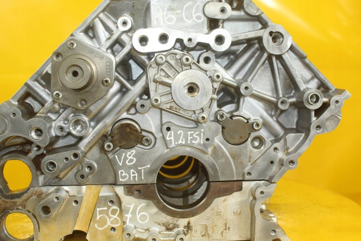 фото №16, Блок  двигуна низ audi a6 c6 a4 b7 4.2 fsi bat bbk 079103021s 079103032p
