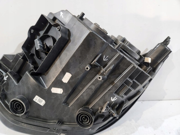 фото №7, Bmw i3 лампа передняя обычная h7 правая - 17140