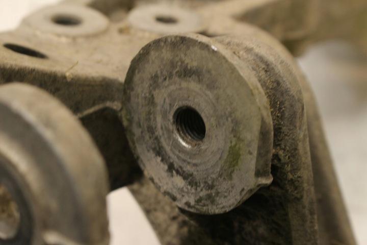 фото №5, Праве кронштейн ричаг 1k0199296e vw golf v touran audi a3