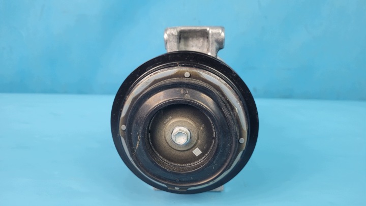 фото №12, Mercedes w214 e200 25r компрессор кондиционера a0008300604