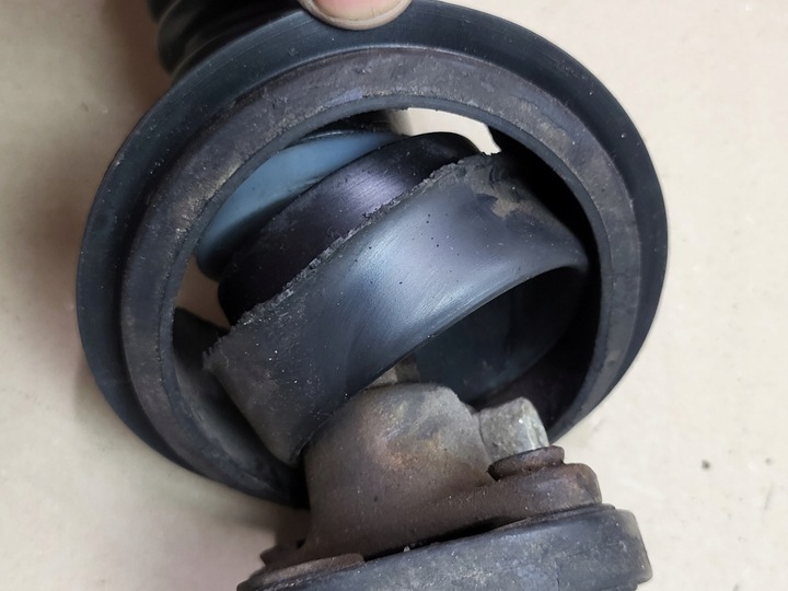 фото №8, Хрестовина нижній шарнір колонки кермового mercedes c-kl 190 w201 оригінальний номер eu