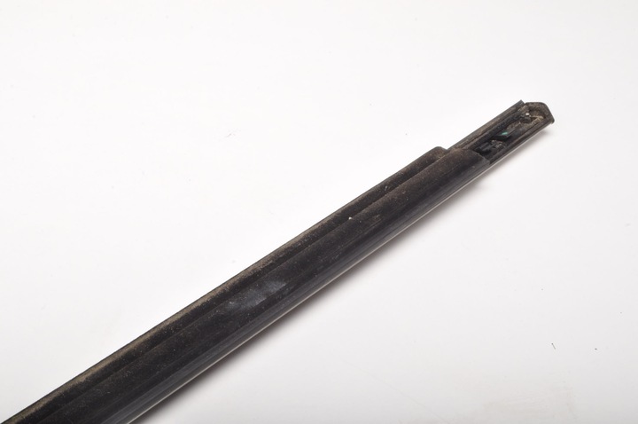 фото №9, Mg hs планка стёкла прилегающая к стеклу задняя левая рестайлинг 2023