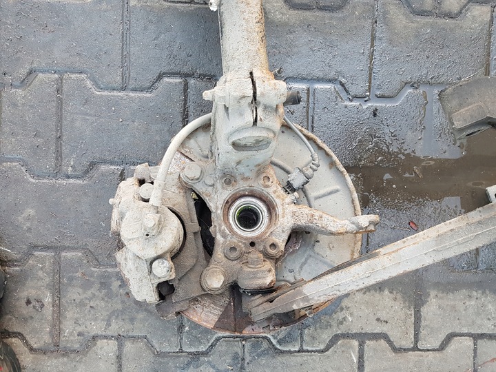 фото №5, Audi a3 8p 04-08r 2.0 tdi амортизатор поворотна опора права перед