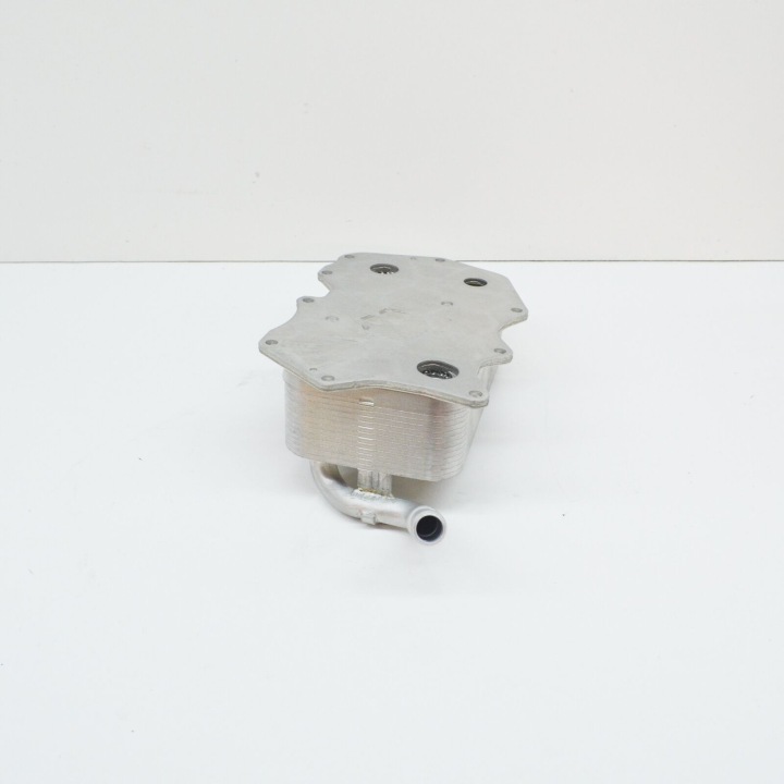 фото №7, Audi q7 4l двигатель oil охладитель 057117021m