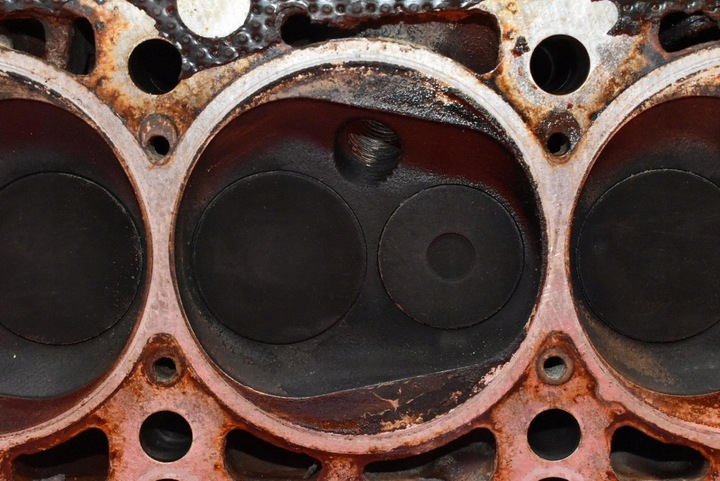 фото №10, Головка двигателя правая 078103373f audi a6 c4 2.6 v6 150 km 94-97