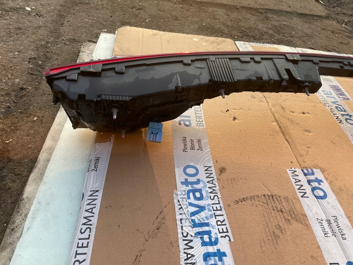 фото №9, Audi a8 s8 d5 рестайлінг накладка лампа зад задня w кришка багажника 4n0945095ac