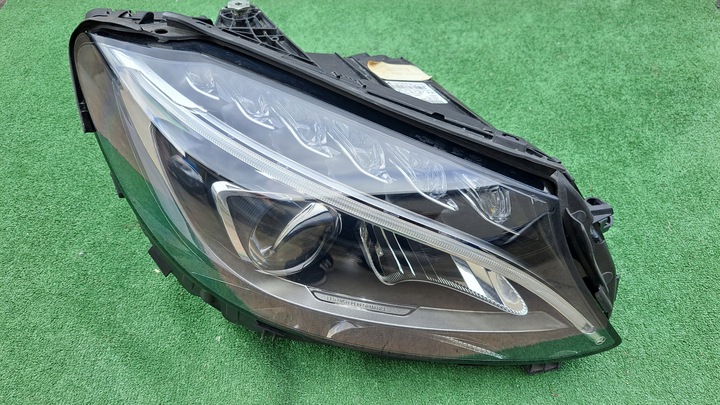 фото №1, Mercedes c-klasa w205 полный led лампа передняя