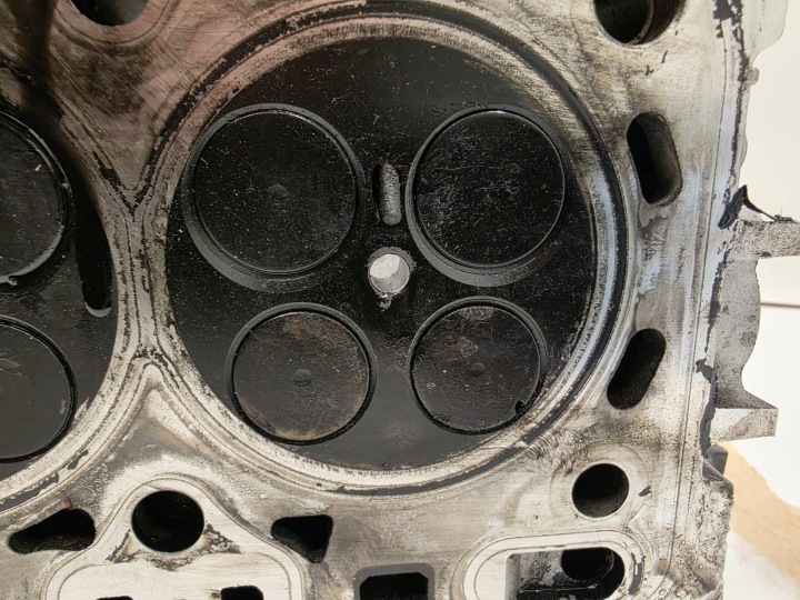 фото №16, Головка клапаны volvo 2.0 2.4 d d3 d4 d5 s80 s60 v60 xc90 xc60 v70 xc70