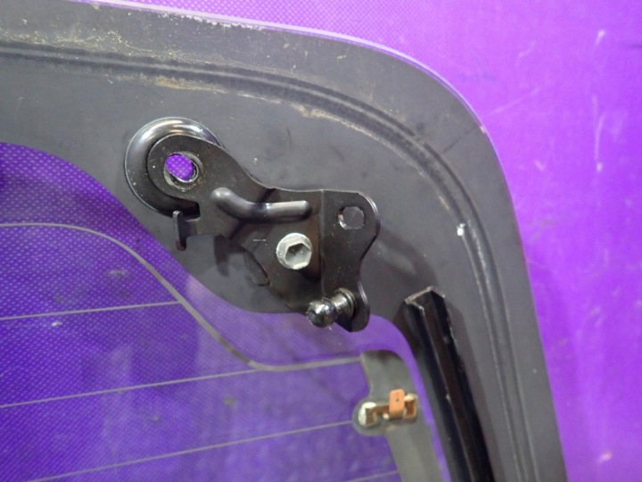 фото №8, Toyota aygo i 05-08 3d скло зад кришка задня 3p0