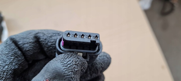 фото №6, A4 b9 8w рестайлинг штекер разъём соединитель 4f0973705 a5 8w q5 a6 c7