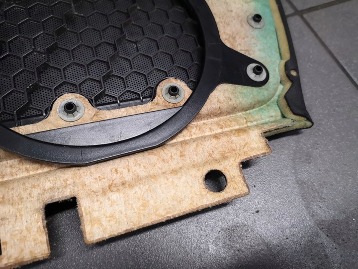 фото №14, Маскувальна накладка динаміка зад a4 b6 cabrio 8h0867081