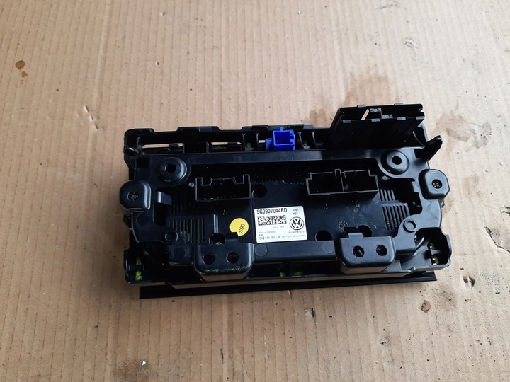 фото №8, Golf vii sportsvan панель кондиціонера