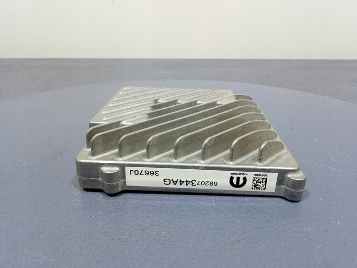 фото №1, Chrysler pacifica ii 16- усилитель радио 68207344ag