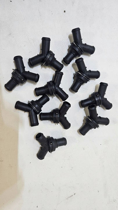 фото №1, Корпус термостата vw crafter man tge 2.0 tdi 7e0820295b новая оригинал