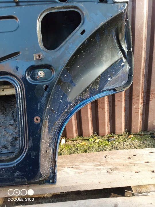 фото №9, Mercedes w110 skrzydlak heckflosse дверь правая зад стёкла хромированные элементы ручка