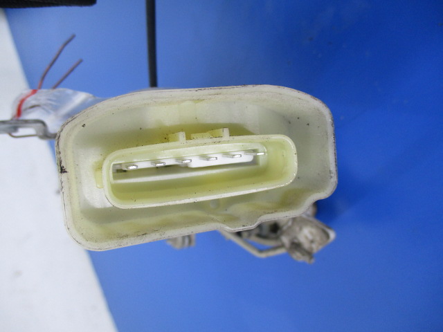 фото №4, Toyota yaris i 3d замок правий перед 6pin+linka