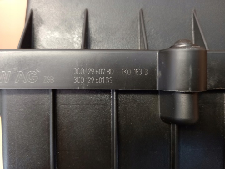 фото №8, Корпус фільтра повітря vw golf vi audi a3 octavia 3c0129607bd 3c0129601bs