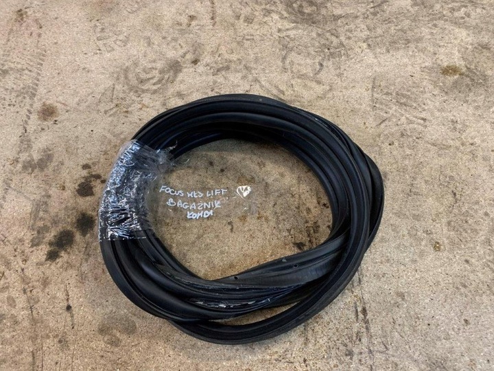 фото №1, Ford focus mk3 универсал прокладка крышки багажника