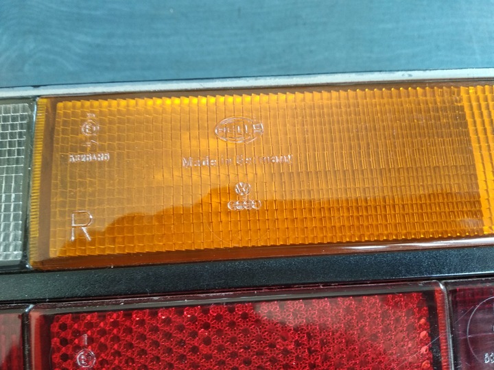 фото №8, Лампа зад задня права audi 100 c2 + вкладка hella