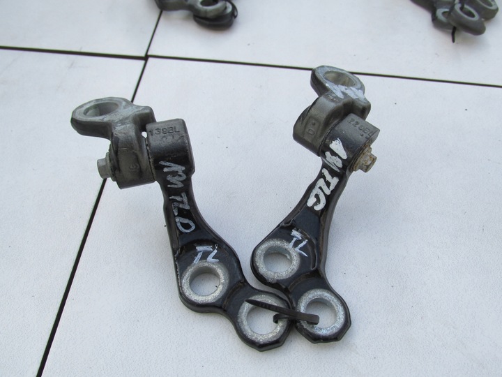 фото №4, Петля двері перед зад f8 чорний kuga mk1 2009 рік