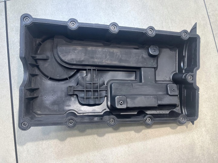 фото №9, Крышка клапанов passat b6 03g103469n