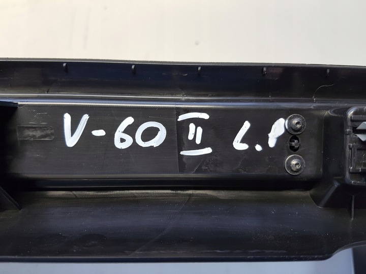 фото №5, Volvo v60 ii накладка планка порогова права ліва