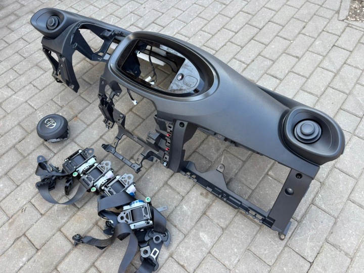 фото №6, Toyota aygo x консоль подушки повітряні ремені eu. оригінал 2024r.