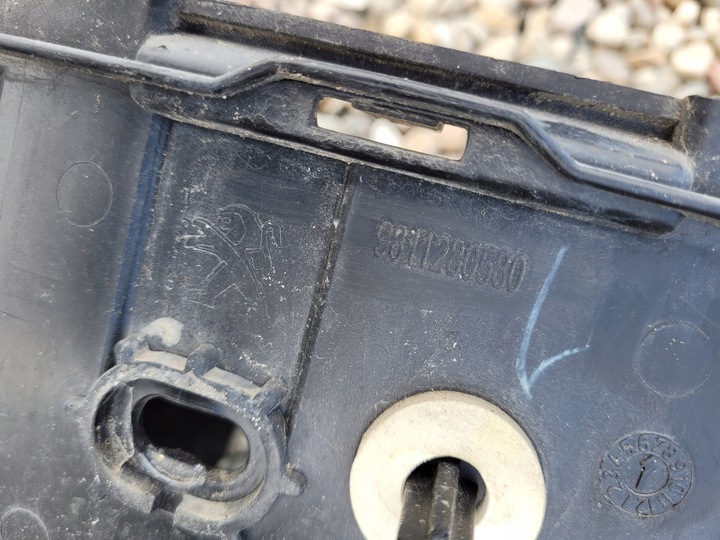 фото №6, Салазки бампера зад peugeot 3008 ii 9811280580