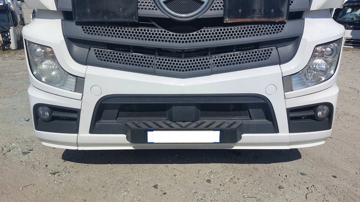 фото №1, Mercedes actros mp4 бампер перед комплектный 2,30 решётка