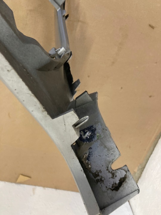 фото №7, Audi q3 8u бампер перед боковина правые оригинал.