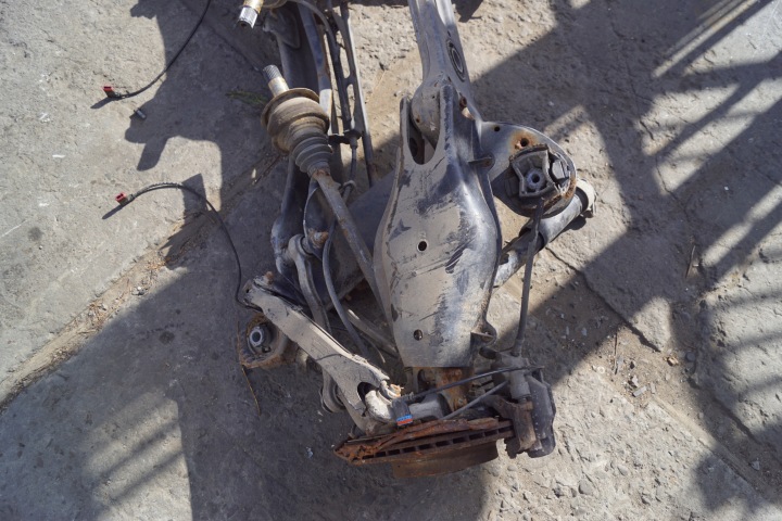 фото №12, Балка подвески зад mercedes c w204 купе 2043503015