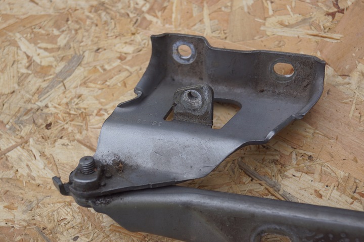 фото №7, Петля капота левый audi a4 b8 8k0823301d