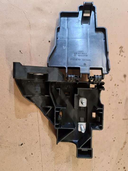 фото №4, Корпус предохранителя audi a8 d3 4e0971845f