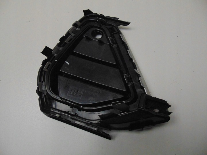 фото №10, Решітка w бампер права audi q3 ii 83a807681d