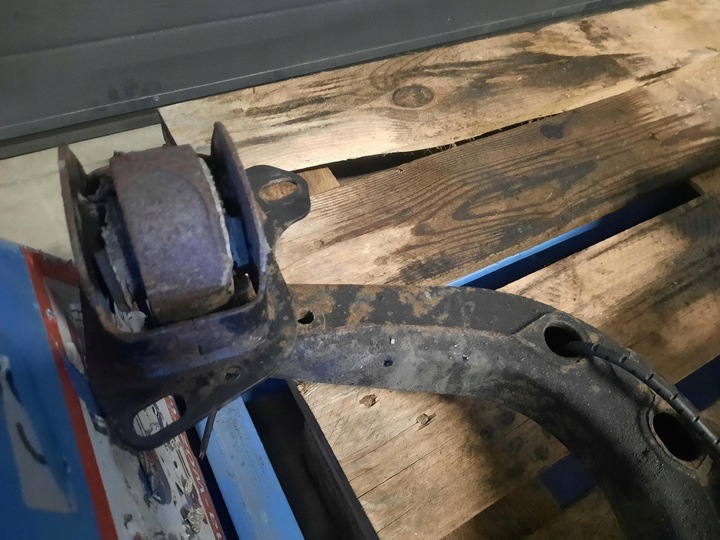 фото №10, Bmw 318 e46 рестайлинг 01-06 sedan тележка балка подвешивание зад задняя n42b18a