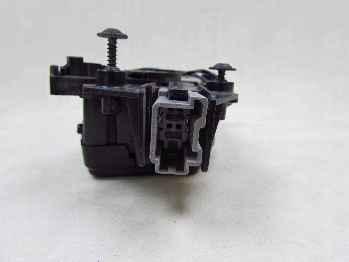 фото №5, Volvo v70 iii xc70 iii 06-16 замок доводчик кришки багажника зад 01043930320