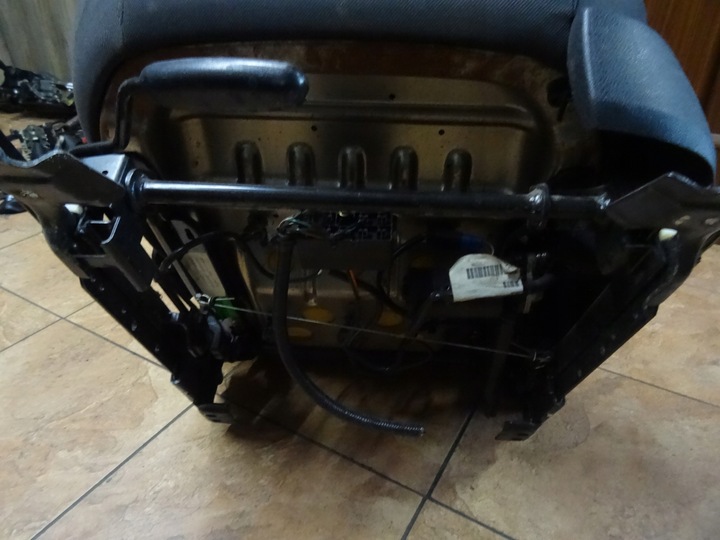 фото №7, Mondeo mk3 1.8b 01' sed сиденье левый перед