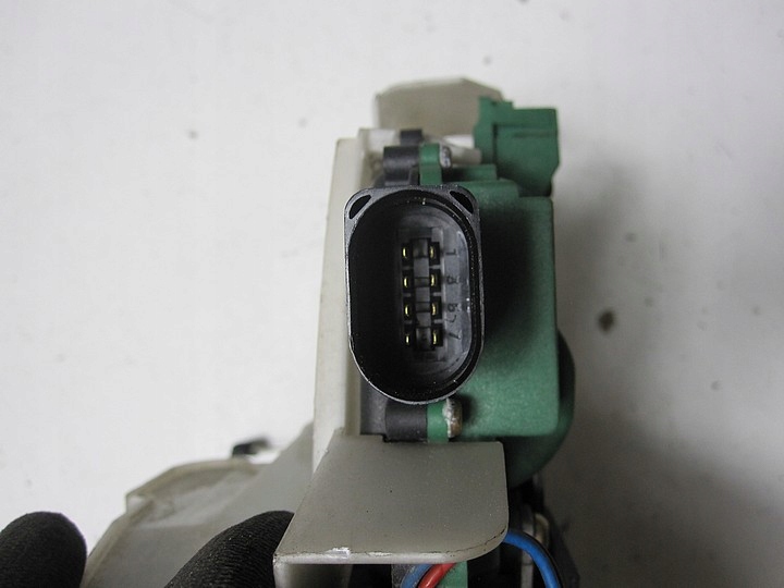 фото №9, Замок дверь переднее правые vw passat b5 02r 8pin